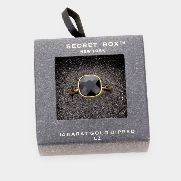Jewelry - 14K Gold Cushion Cut Ring